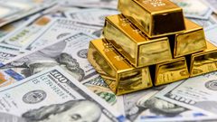 الذهب يتراجع إلى أدنى مستوى في أكثر من ثلاثة أسابيع