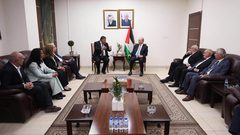 رئيس الوزراء يتفقد واقع محافظة نابلس واحتياجاتها لتعزيز صمودها