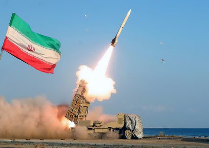 أمريكا وإيران تتبادلان الهجمات مجددا