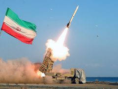 أمريكا وإيران تتبادلان الهجمات مجددا