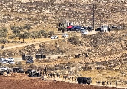 الاحتلال يداهم مسكن مواطن ويهدده بالترحيل في سهل طوباس