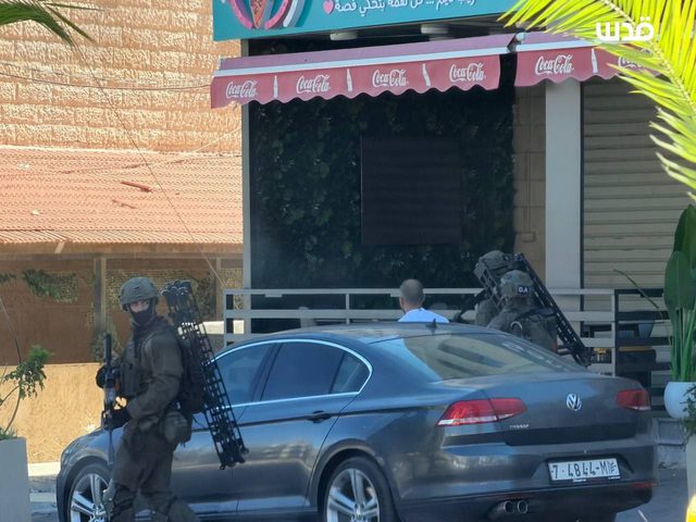 الاحتلال يعتقل ثلاثة مواطنين من مدينة نابلس وسالم