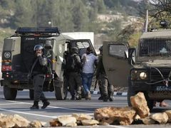 الاحتلال يعتقل شابا من طمون جنوب طوباس