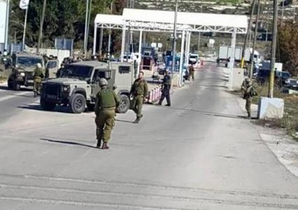 الاحتلال يعتقل شابا قرب حاجز قلنديا وآخر في جبع شمال القدس