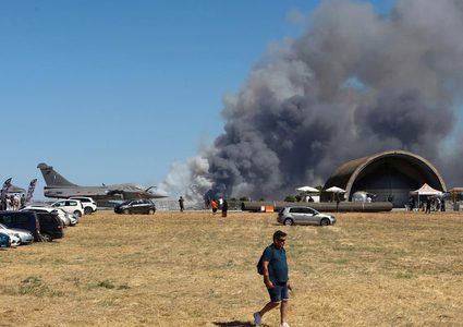 مقتل طيارين بتحطم مقاتلة يونانية خلال عرض جوي قرب أثينا