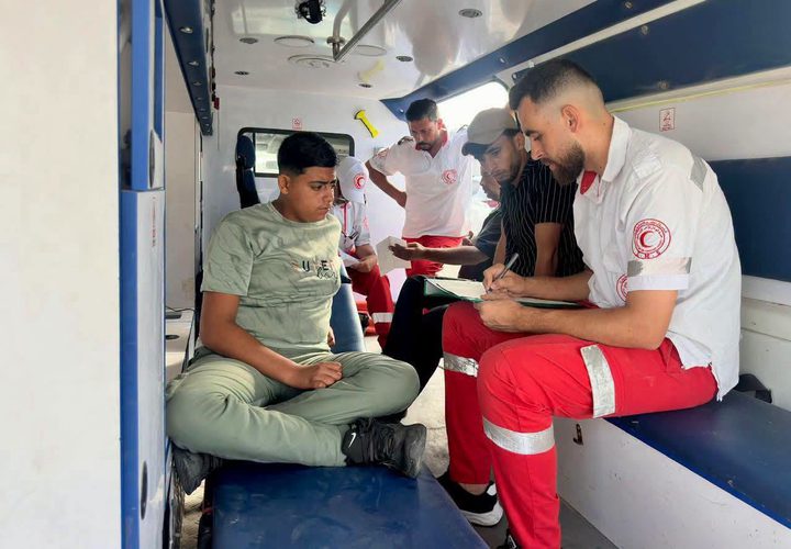 إجلاء 61 مريضا و 65 مرافقا عبر معبر رفح بالتنسيق مع الصحة العالمية.