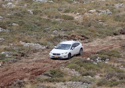 مستوطنون يشقون طريقًا استيطانية في نعلين غرب رام الله