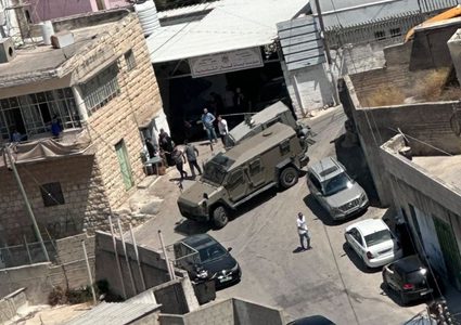 إصابة شاب بالرصاص وآخرين بالاختناق خلال اقتحام الاحتلال قبلان