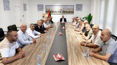 الشيخ يشدد على ضرورة تعزيز صمود المخيمات خلال استقباله رؤساء اللجان الشعبية