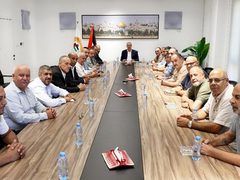الشيخ يشدد على ضرورة تعزيز صمود المخيمات خلال استقباله رؤساء اللجان الشعبية