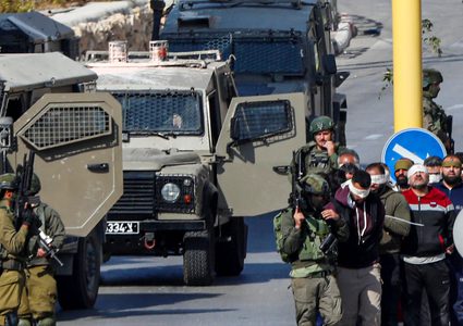 الاحتلال يقتحم كفر اللبد وزيتا ويداهم منازل ومحال تجارية ويعتقل 4 مواطنين