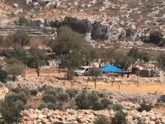 مستوطنون ينصبون خيمة على "جبل القرانع" في دير أبو مشعل