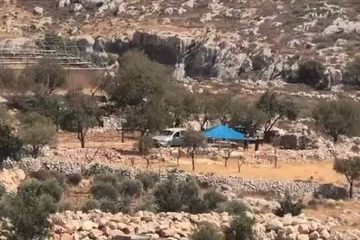 مستوطنون ينصبون خيمة على "جبل القرانع" في دير أبو مشعل
