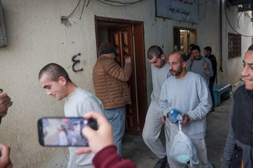 الاحتلال يفرج عن 12 معتقلا من سكان قطاع غزة