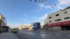 الاحتلال يغلق المحال التجارية في حوارة جنوب نابلس