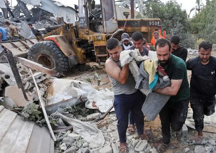 شهيد و15 إصابة في قصف الاحتلال على قطاع غزة