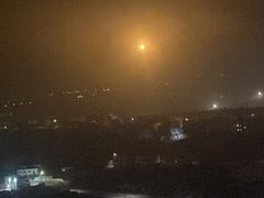 الاحتلال يحاصر منزلا في عقربا ويطلق النار وقذيفة «إنيرجا» باتجاهه