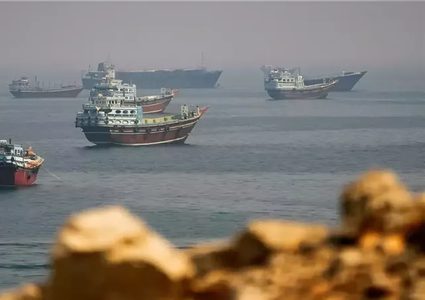 بالأرقام.. تراجع حركة السفن عبر مضيق هرمز