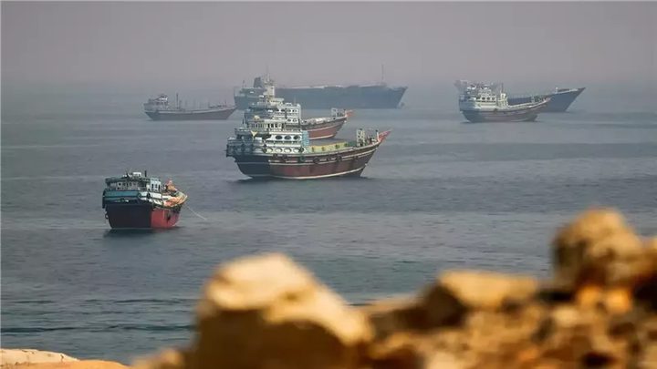 بالأرقام.. تراجع حركة السفن عبر مضيق هرمز