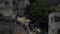 الاحتلال يجبر سكان منازل مقابلة لمخيم طولكرم على إخلائها