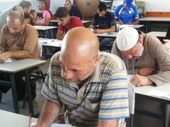 "الإحصاء": معدلات الأمية في فلسطين من الأقل عالميًا
