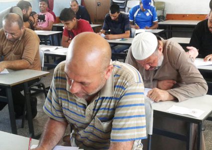 "الإحصاء": معدلات الأمية في فلسطين من الأقل عالميًا