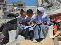 أمريكا ودول عربية وفلسطينيون يخططون لتغيير نظام التعليم في غزة