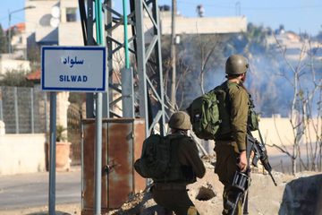 الاحتلال يقتحم سلواد ويداهم بيت عزاء شهيد