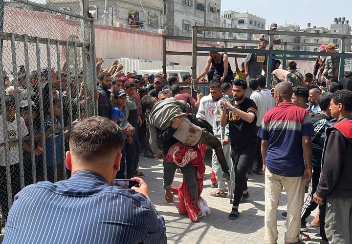 إصابات باستهداف طيران الاحتلال المواطنين وسط قطاع غزة