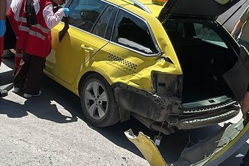 طولكرم: تضرر مركبة عمومية صدمتها آلية للاحتلال في ضاحية ذنابة