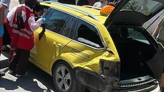 طولكرم: تضرر مركبة عمومية صدمتها آلية للاحتلال في ضاحية ذنابة
