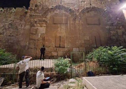 مستوطنون يستبيحون مقبرة باب الرحمة الملاصقة للمسجد الأقصى للأسبوع الثالث على الت