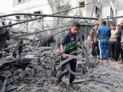 إصابات جراء قصف الاحتلال غرب بيت لاهيا شمال قطاع غزة