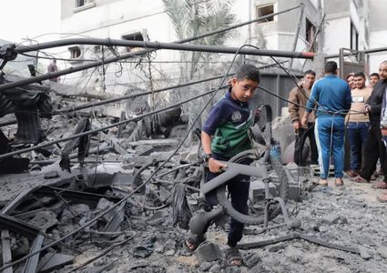 إصابات جراء قصف الاحتلال غرب بيت لاهيا شمال قطاع غزة