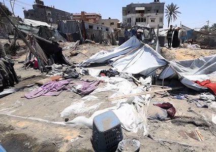 4 إصابات في قصف للاحتلال استهدف خيمة بمواصي خان يونس