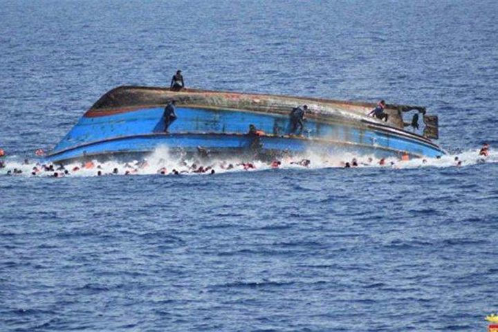 مقتل شخص في غرق عبارة إندونيسية على متنها 243 راكباً