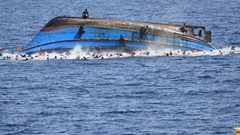 مقتل شخص في غرق عبارة إندونيسية على متنها 243 راكباً