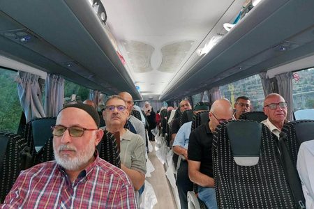 من الناصرة إلى القدس.. حافلة تقل الأهالي للصلاة في الأقصى