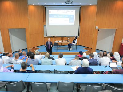 كلية العلوم الإنسانية والتربوية تستضيف دائرة التصنيفات العالمية