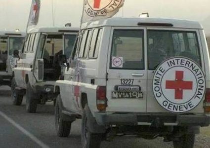 الصليب الأحمر: تسهيل نقل 12 معتقلا أفرج عنهم من غزة إلى مجمع ناصر الطبي