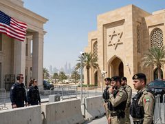 السفارة الأمريكية بالإمارات تدعو مواطنيها للحذر قرب المواقع الإسرائيلية
