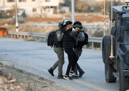الاحتلال يعتقل 8 مواطنين من أريحا