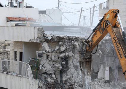 دائرة شؤون القدس: هدم المنازل شمال القدس سياسة لإعادة تشكيل الواقع الجغرافي