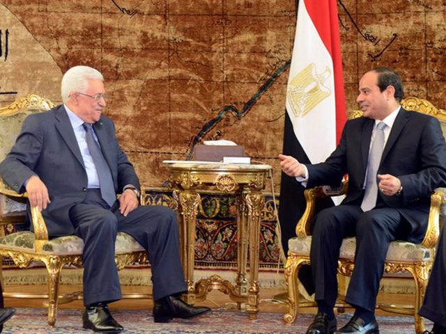 الرئيس محمود عباس يصل مصر في زيارة رسمية تستمر يومين