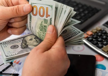 المركزي الأميركي يرفع الفائدة إلى 4% لأول مرة منذ 38 شهرا