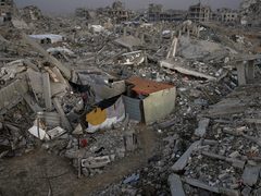 شهيدان أحدهما متأثرا بجروحه وآخر بقصف الاحتلال منزلا شرق مدينة غزة