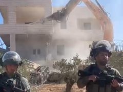 الاحتلال يهدم منزلا في خلة الحمص ببلدة يطا جنوب الخليل