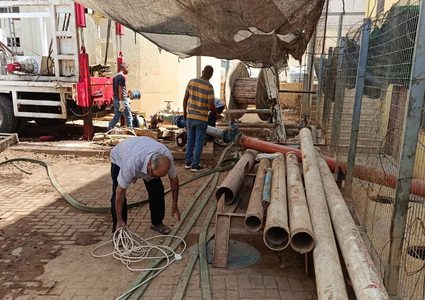سلطة المياه تعمل على إعادة تشغيل محطة الشيخ عجلين بغزة للحد من مخاطر الصرف الصحي