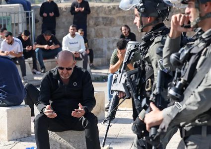 الاحتلال يعتقل شابا من المسجد الأقصى ويمنع وصول ذوي إعاقة للصلاة