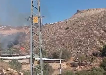 مستوطنون يهاجمون برقا شرق رام الله ويحاولون إحراق منزل
